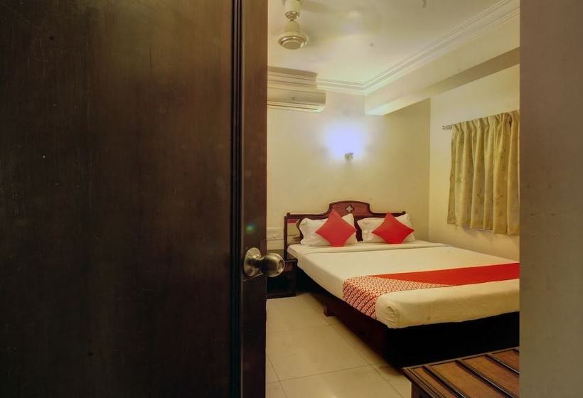 호텔 Oyo 29625 Suvarna Regency