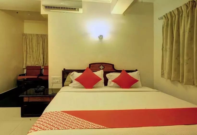 ホテル Oyo 29625 Suvarna Regency
