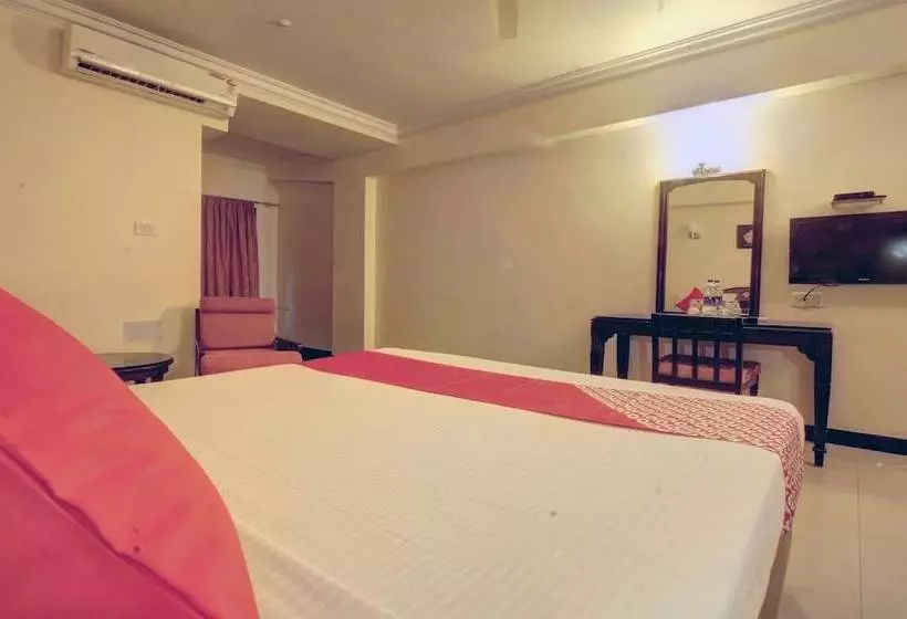 ホテル Oyo 29625 Suvarna Regency