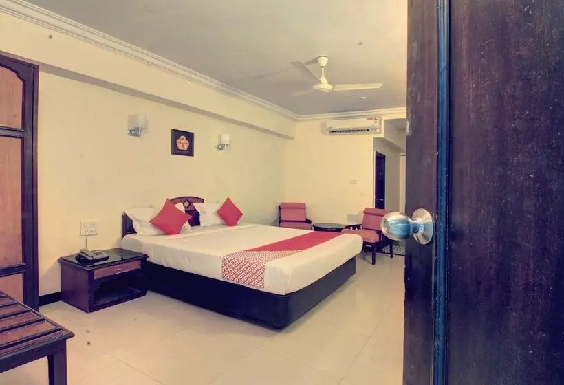 ホテル Oyo 29625 Suvarna Regency