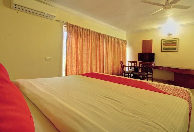 호텔 Oyo 29625 Suvarna Regency