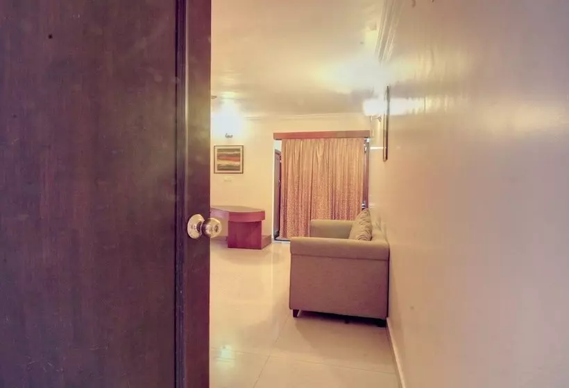 ホテル Oyo 29625 Suvarna Regency