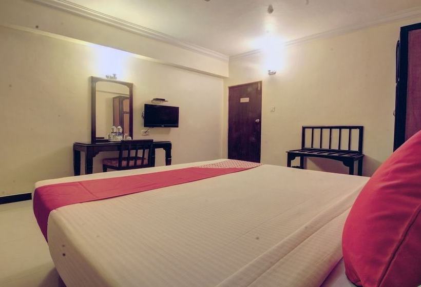 호텔 Oyo 29625 Suvarna Regency