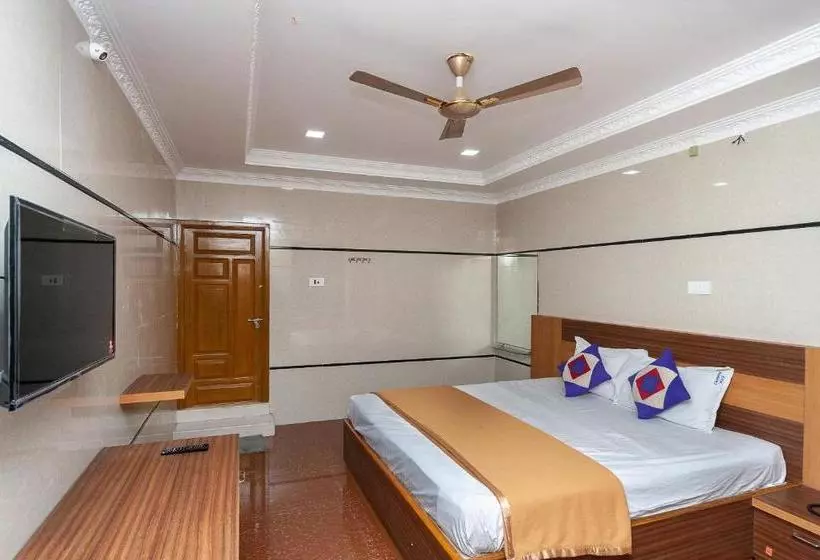 ホテル Spot On 30656 Sabari Lodge