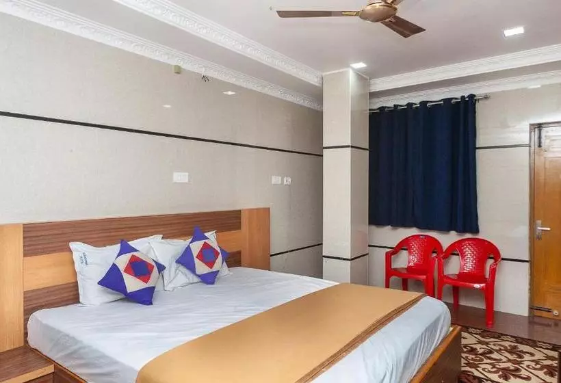 ホテル Spot On 30656 Sabari Lodge
