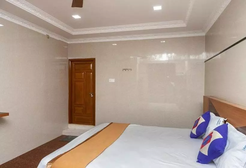 ホテル Spot On 30656 Sabari Lodge