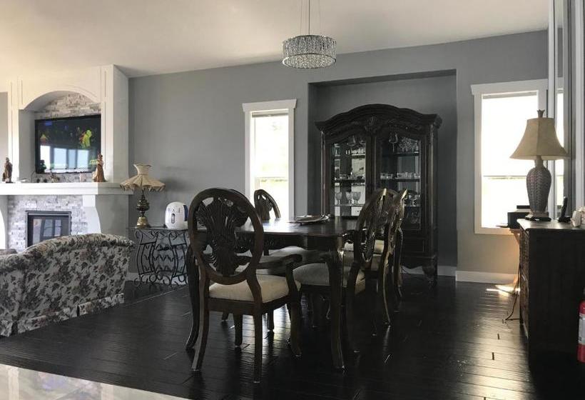 צימר Lake And Bridge View Vacation Home