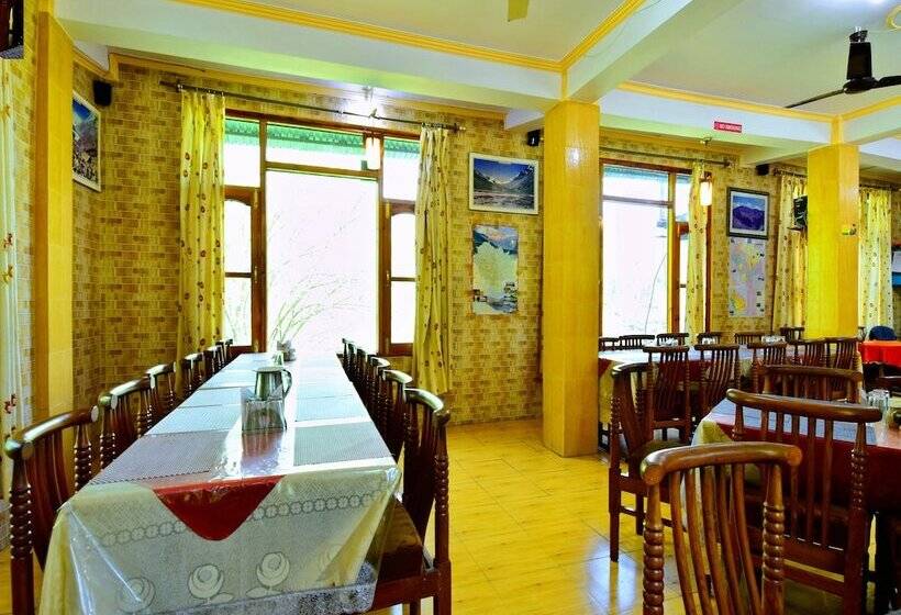 Oyo 35518 Hotel Trekkers Nest