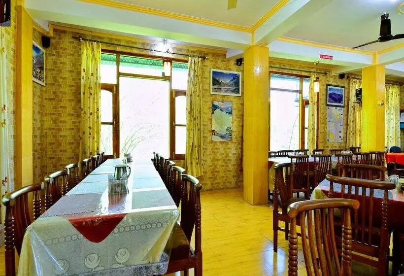 Oyo 35518 Hotel Trekkers Nest