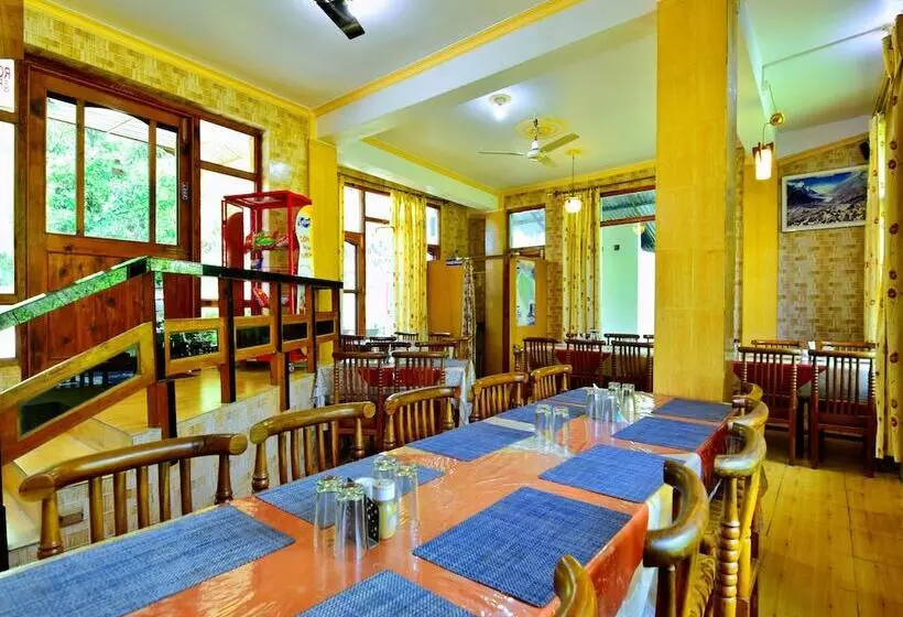Oyo 35518 Hotel Trekkers Nest