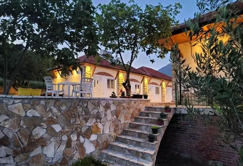پانسیون Guesthouse Lord Byron