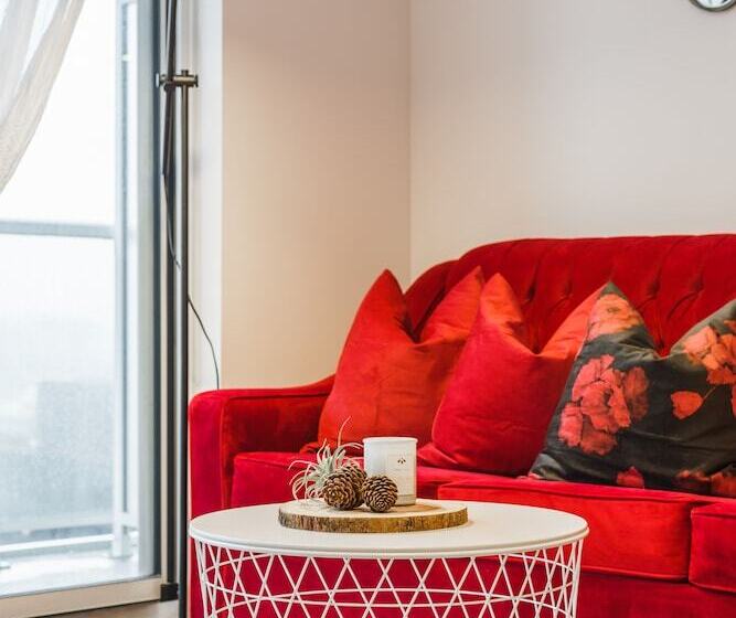 Sarkar Suites   75 Queens Wharf