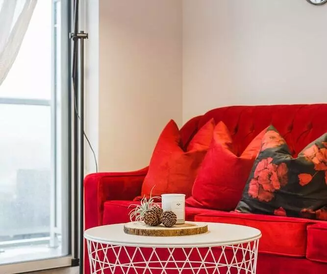 Sarkar Suites   75 Queens Wharf