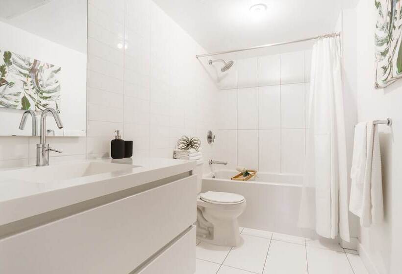 Sarkar Suites   75 Queens Wharf