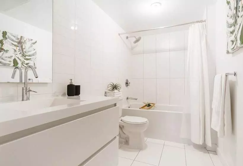 Sarkar Suites   75 Queens Wharf