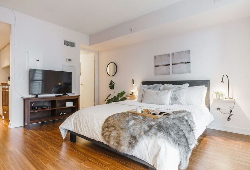 Sarkar Suites   75 Queens Wharf