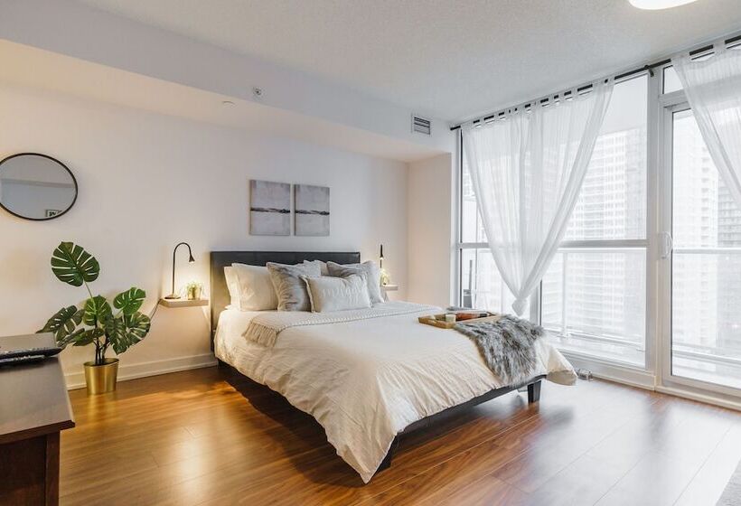 Sarkar Suites   75 Queens Wharf