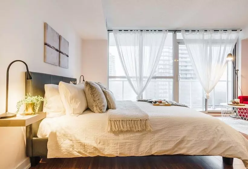 Sarkar Suites   75 Queens Wharf