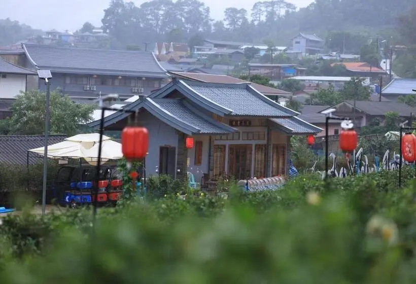 Отель Chenfong Rakthai Resort ไร่ชาเฉินฟงรีสอร์ท