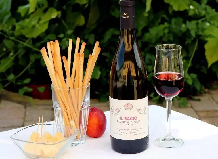 Casa Re   B&b E Vino A Montabone