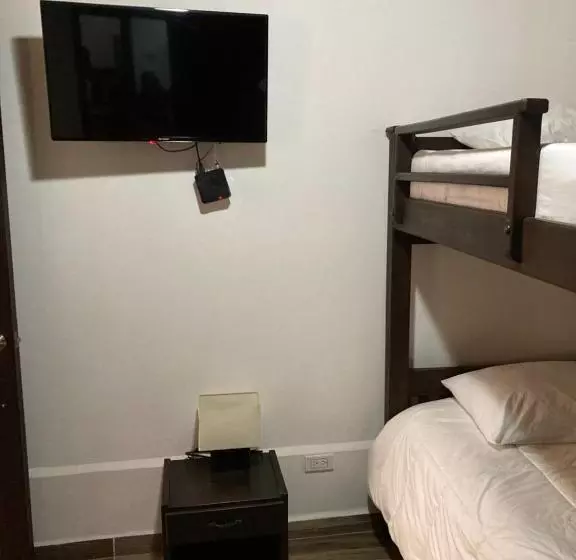 هاستل Boutique Colonial Cartago