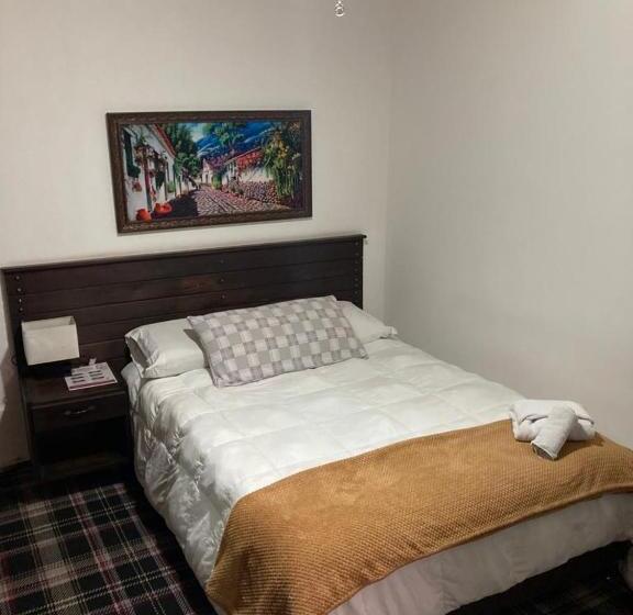 هاستل Boutique Colonial Cartago