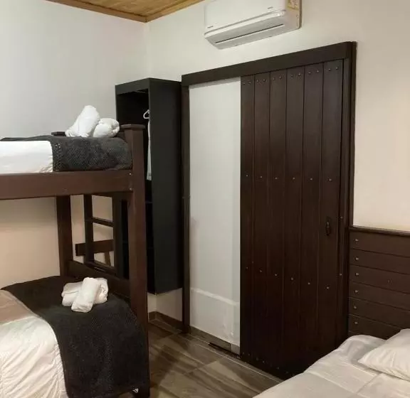 هاستل Boutique Colonial Cartago