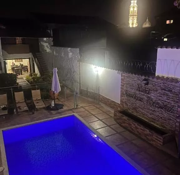 هاستل Boutique Colonial Cartago