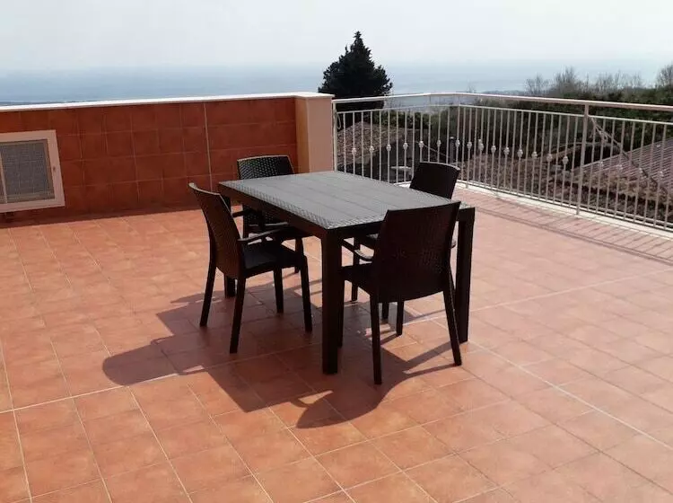 تختخواب و صبحانه L'aurora