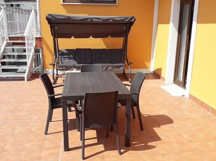 تختخواب و صبحانه L'aurora