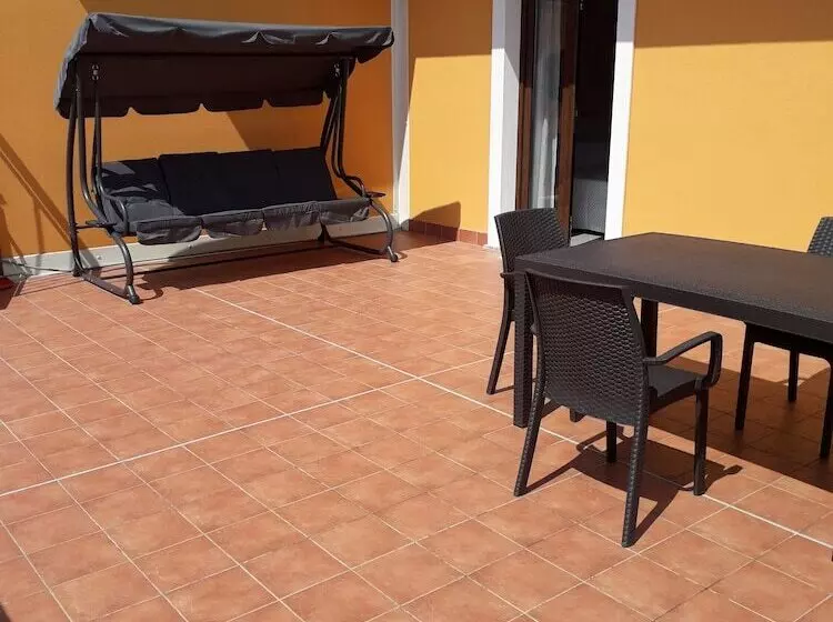 تختخواب و صبحانه L'aurora