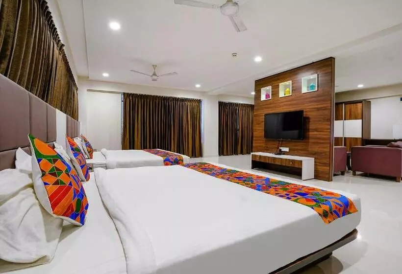 Fabhotel La Victoria Galaxy Circle