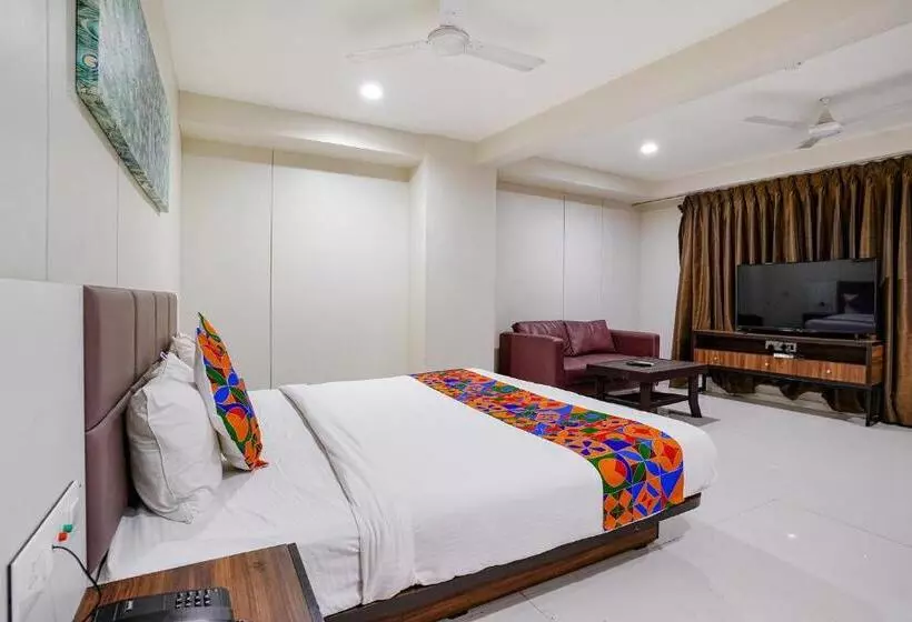 Fabhotel La Victoria Galaxy Circle