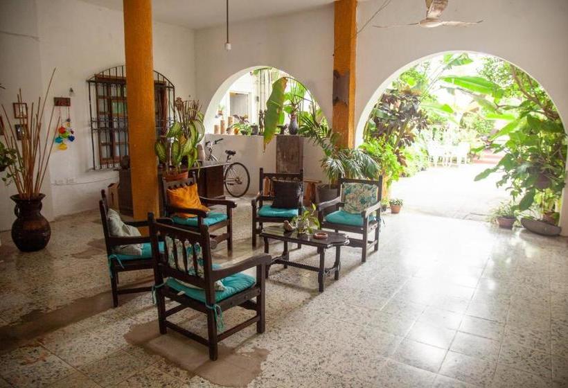 ホテル La Familia