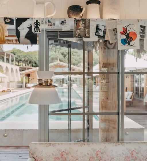 هتل Lily Of The Valley