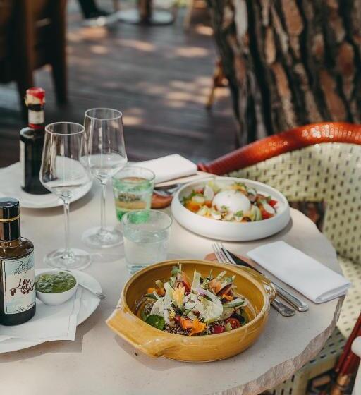 هتل Lily Of The Valley