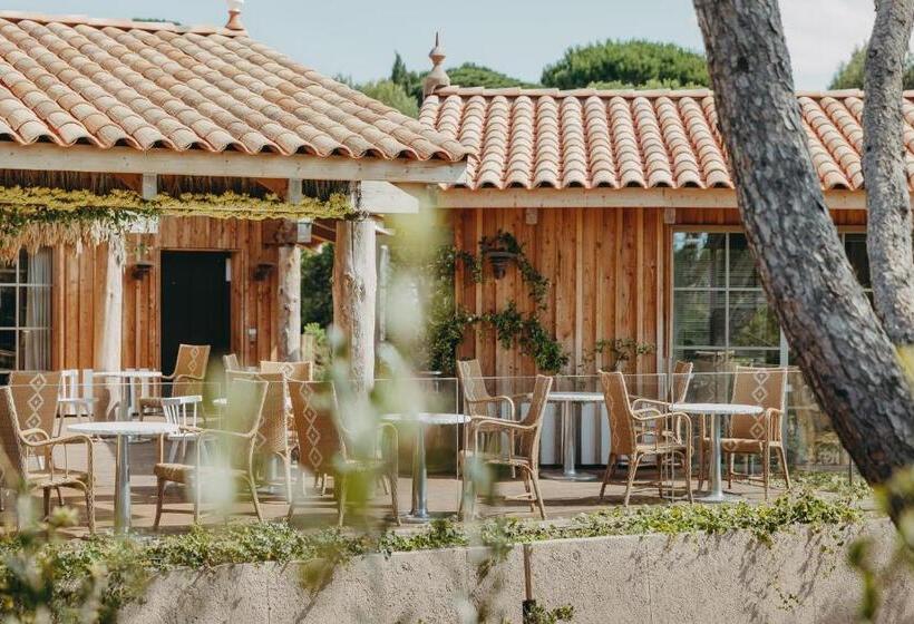 هتل Lily Of The Valley