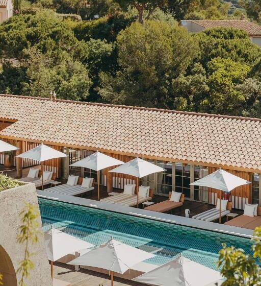 هتل Lily Of The Valley