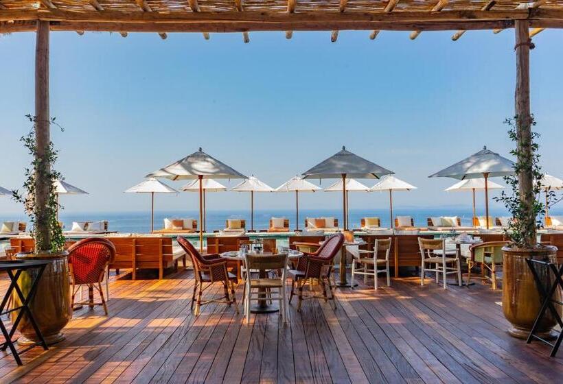 هتل Lily Of The Valley