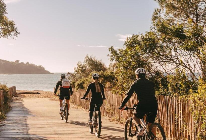 هتل Lily Of The Valley