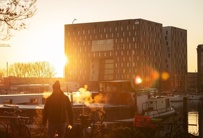 ホテル Holiday Inn   The Niu, Fender Amsterdam