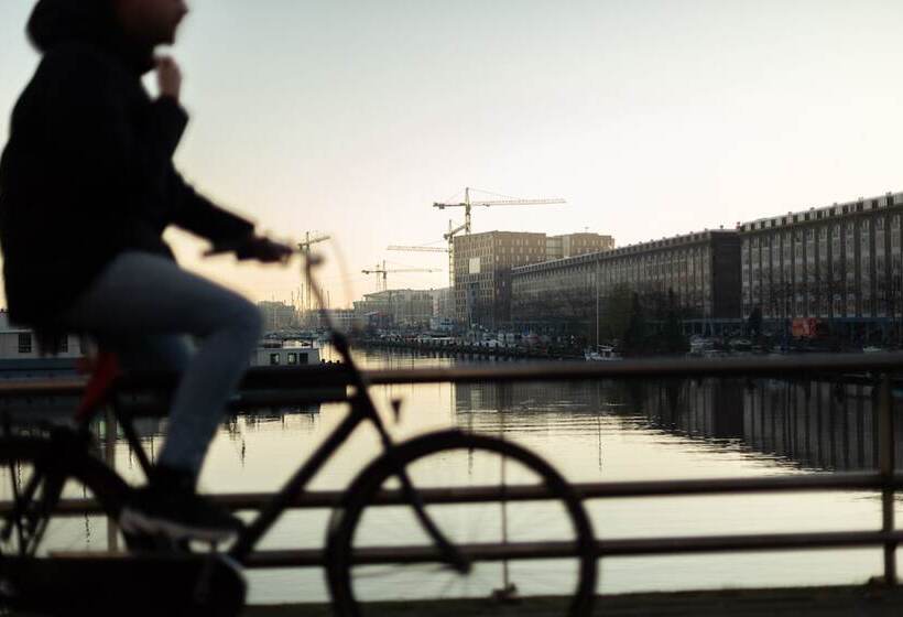 ホテル Holiday Inn   The Niu, Fender Amsterdam