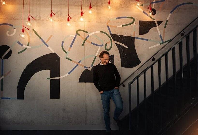 ホテル Holiday Inn   The Niu, Fender Amsterdam