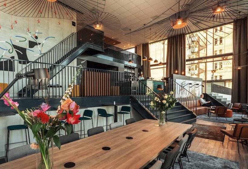 ホテル Holiday Inn   The Niu, Fender Amsterdam