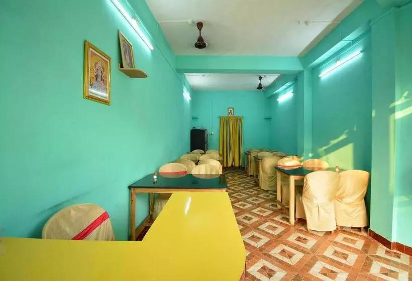 Oyo 30386 Hotel Gloria Inn