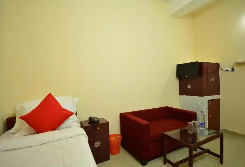 Oyo 30386 Hotel Gloria Inn