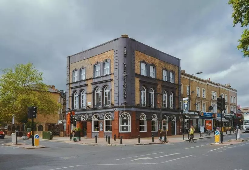 ペンション The Brownswood