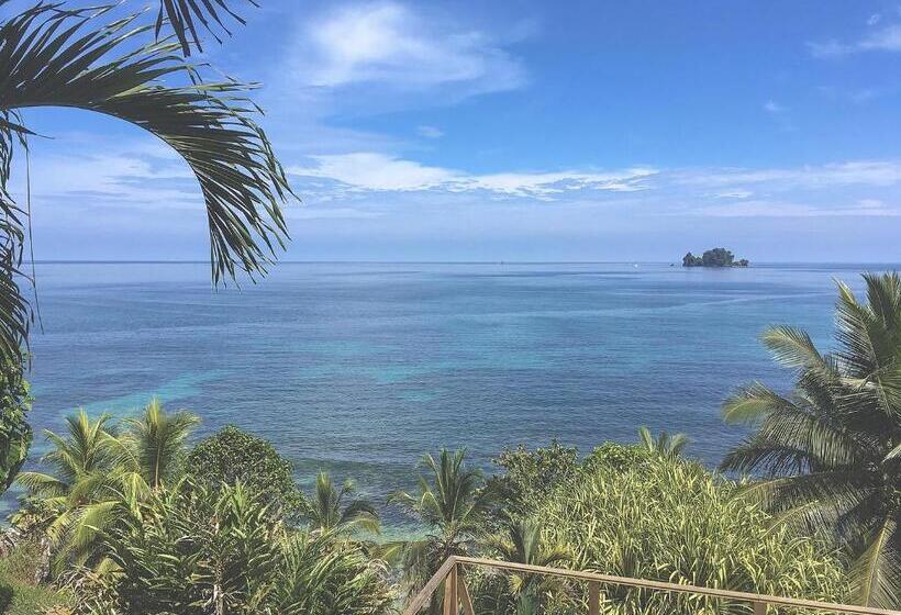 هتل Bird Island Bungalows