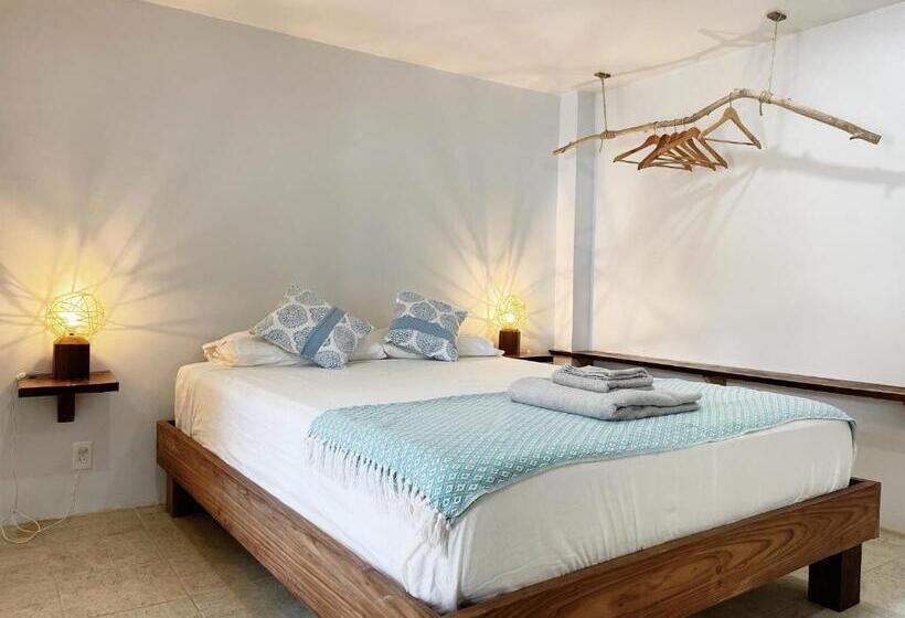 هتل Bird Island Bungalows