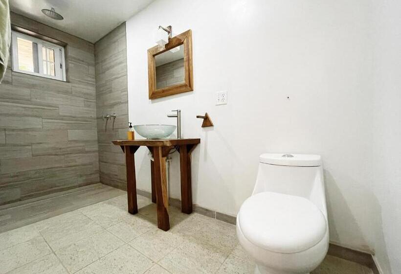 هتل Bird Island Bungalows